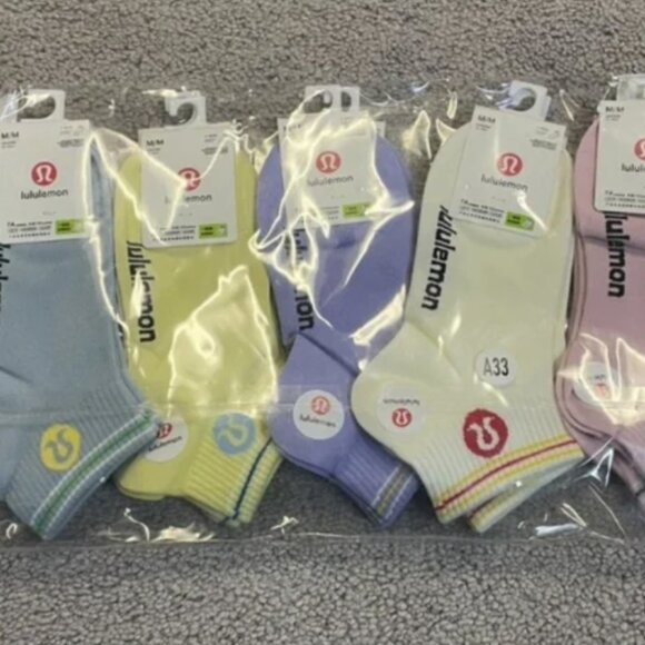 5 Lululemon athletica Socks Womens Med - Picture 1 of 6